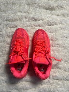 Nike Bright Pink Mesh Vomeros 5 Sneakers Mens 7 Women's 8.5